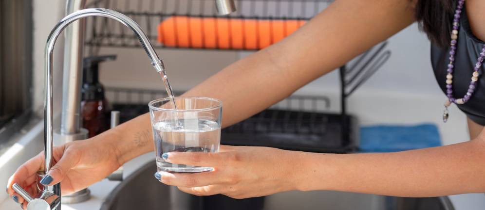bere acqua dal rubinetto